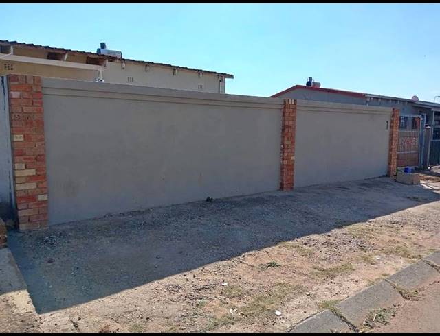 3 BEDROOM HOUSE FOR SALE IN KLIPSPRUIT WEST